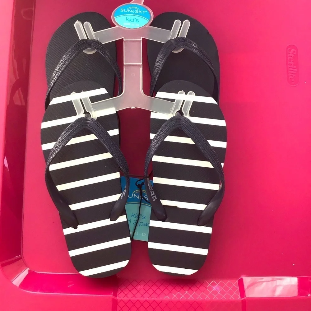 Sun & sky kids sandals size 9/10 or  11/12. (Box J )